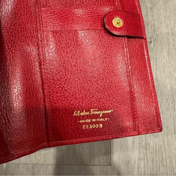 Salvatore Ferragamo Women's Vara Long Bifold Wallet, Red And Gold Authentic EUC - Picture 3 of 12